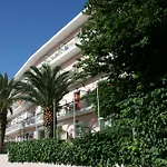 Aegli Hotel
